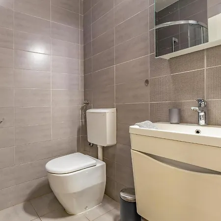 Holiday home 4 Bedroom Cozy In