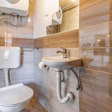 Holiday home 4 Bedroom Cozy In